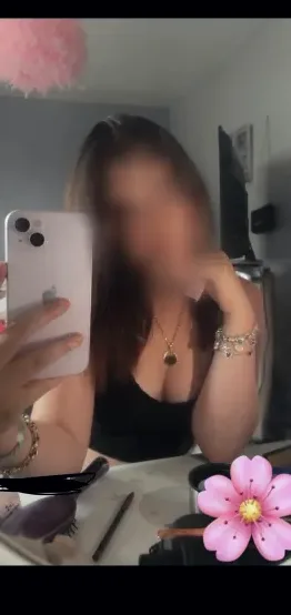 Elif, 20