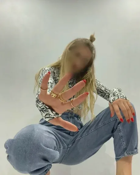 Emma, 35