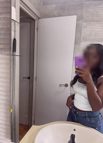 Hannah, 29