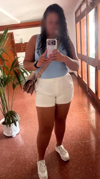 Katharina, 33
