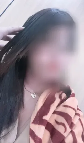 Laura, 34