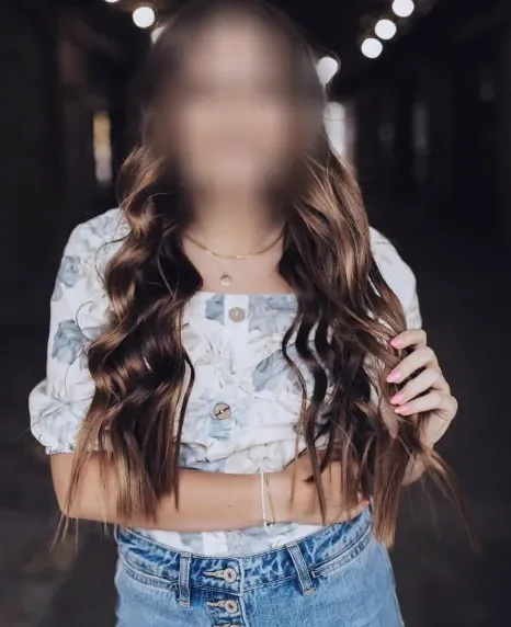 Marina, 20