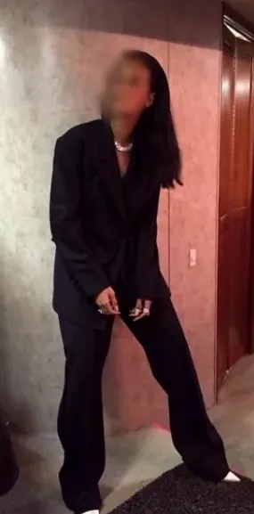Miriam, 23