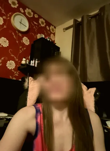 Nina, 37