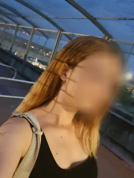 Pia, 23