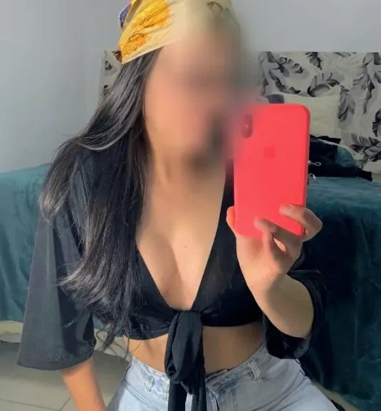 Simone, 31