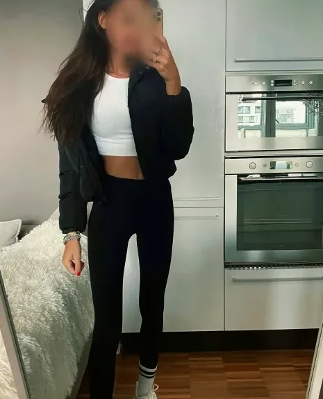 Simone, 36